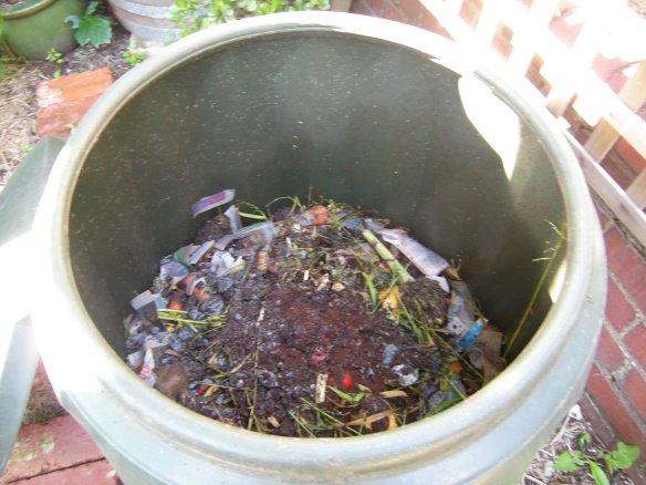 Compost mixture of coffee grounds and other organic material