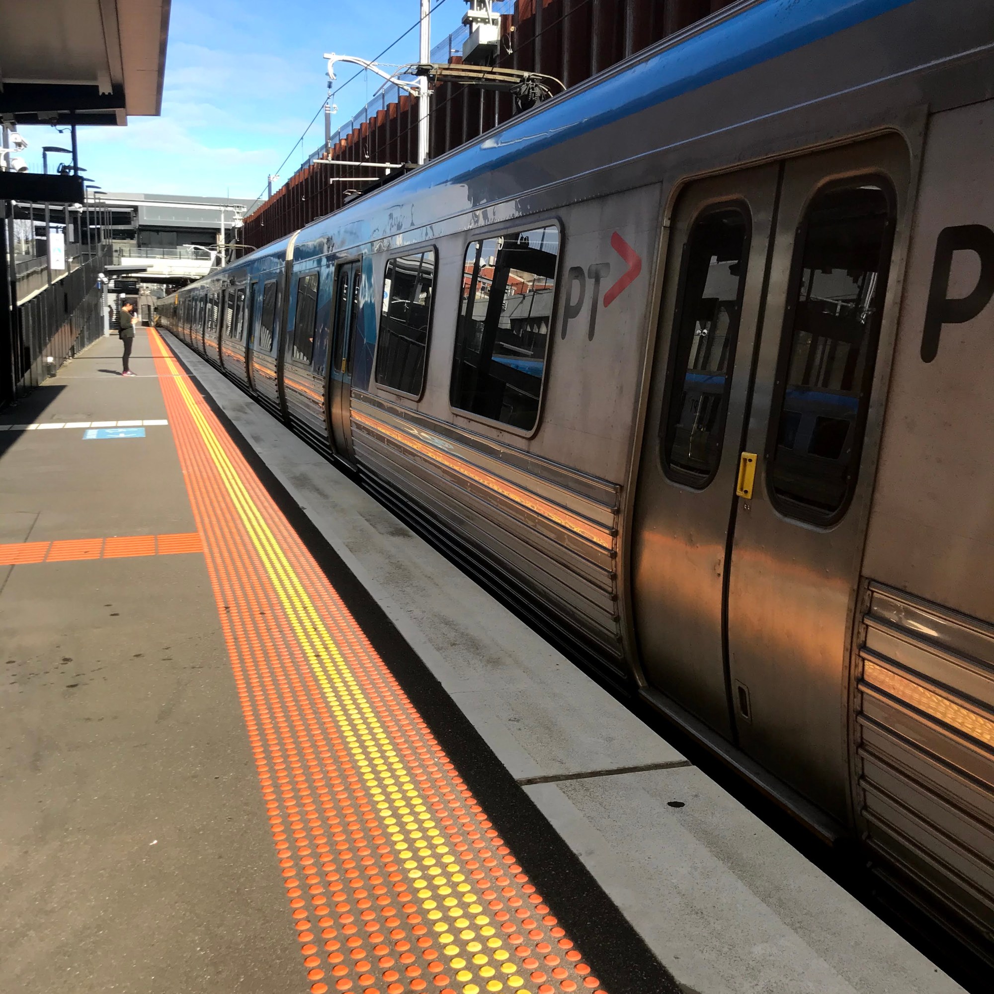 Empty train waiting at Bentleigh station
